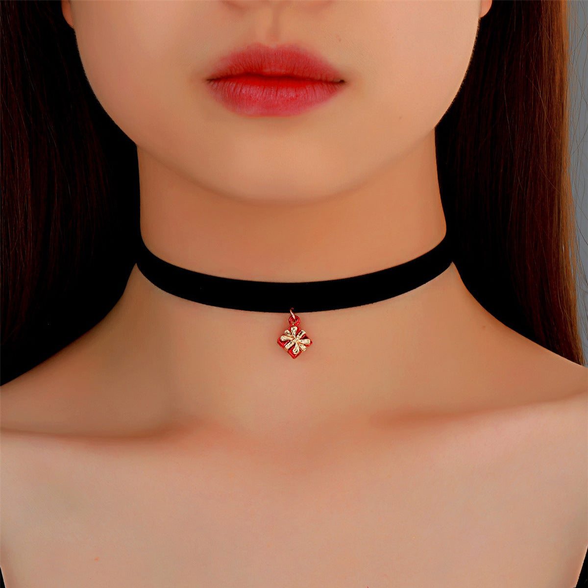 Collana girocollo vintage natalizia da donna con ciondolo a campana in lega, design geometrico, finitura galvanica, nastro in velluto regolabile