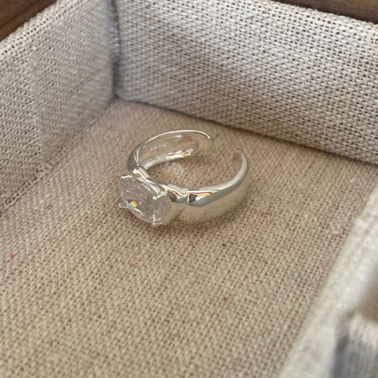 Minimalist Geometric Shape S925 Sterling Silver Ring with Zircon Inlay and Plated Finish