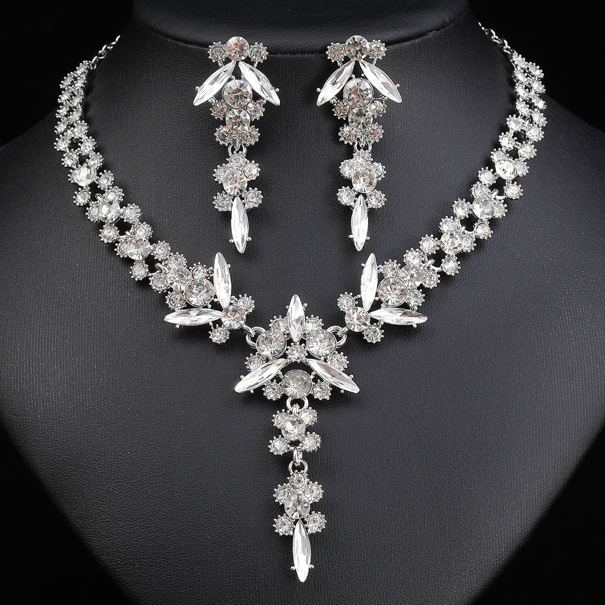 Elegant Floral Design Alloy Necklace Set with Rhinestone Pendant, Electroplated O-Chain and Matching Earrings for Wedding and Formal Occasions