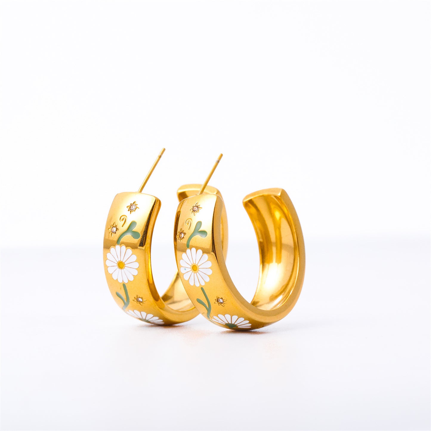 Vintage Floral Rose-Shaped Earrings in Stainless Steel with Gold Plating for Women
