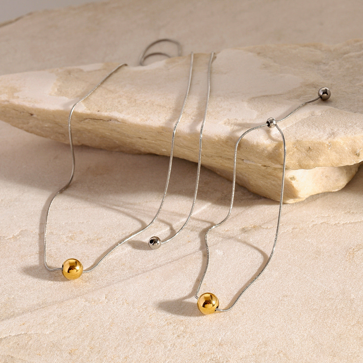 Collana con Pendente Geometrico in Acciaio Inossidabile con Ciondolo in Acciaio al Titanio, Catena a Serpente Elettroplaccata, Gioielli Minimalisti Unisex