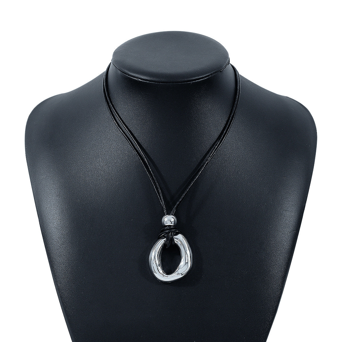 Collar con colgante de círculo irregular dulce y atrevido para mujer, colgante geométrico de aleación con cordón anudado a mano, gargantilla ajustable