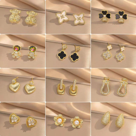 Pendientes de botón de lujo con diseño de trébol, flor y corazón de oso en cobre chapado en oro con incrustaciones de circonitas