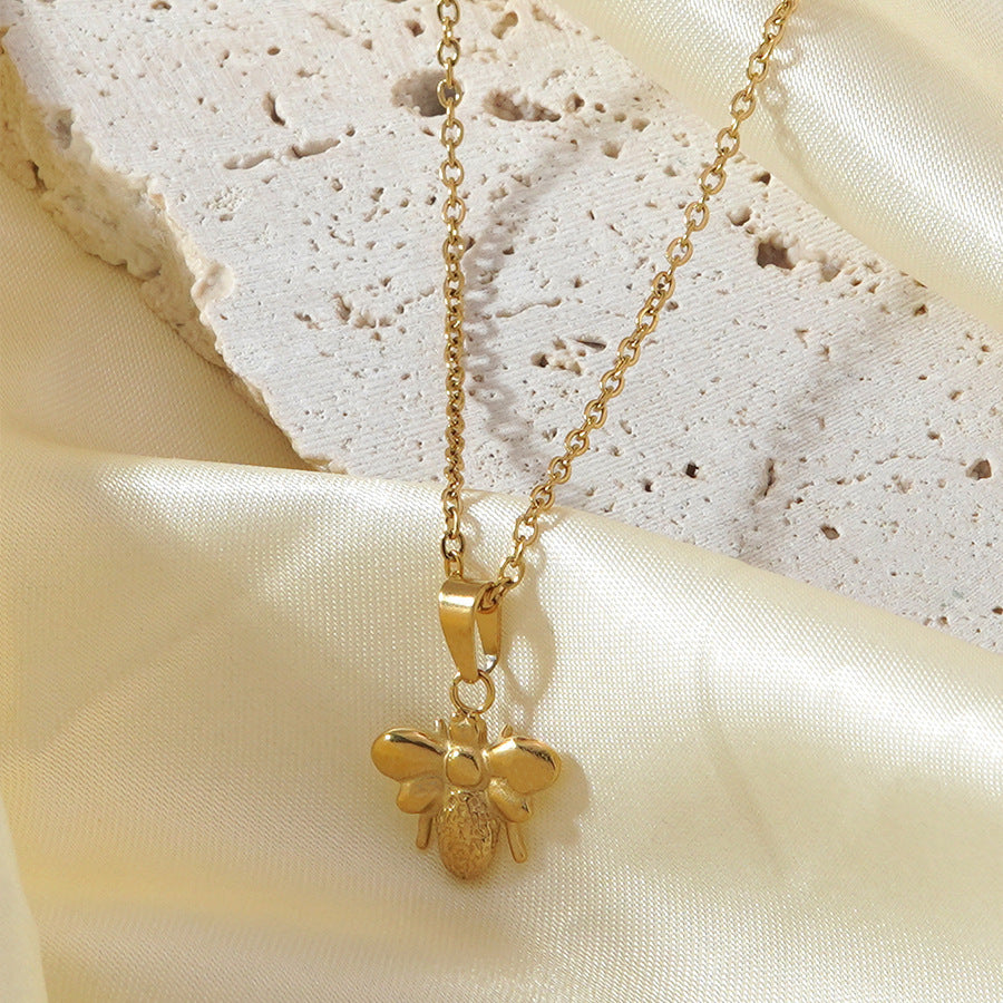 Vintage Luxury 18K Gold Plated Floral Bee Stainless Steel Necklace for Women