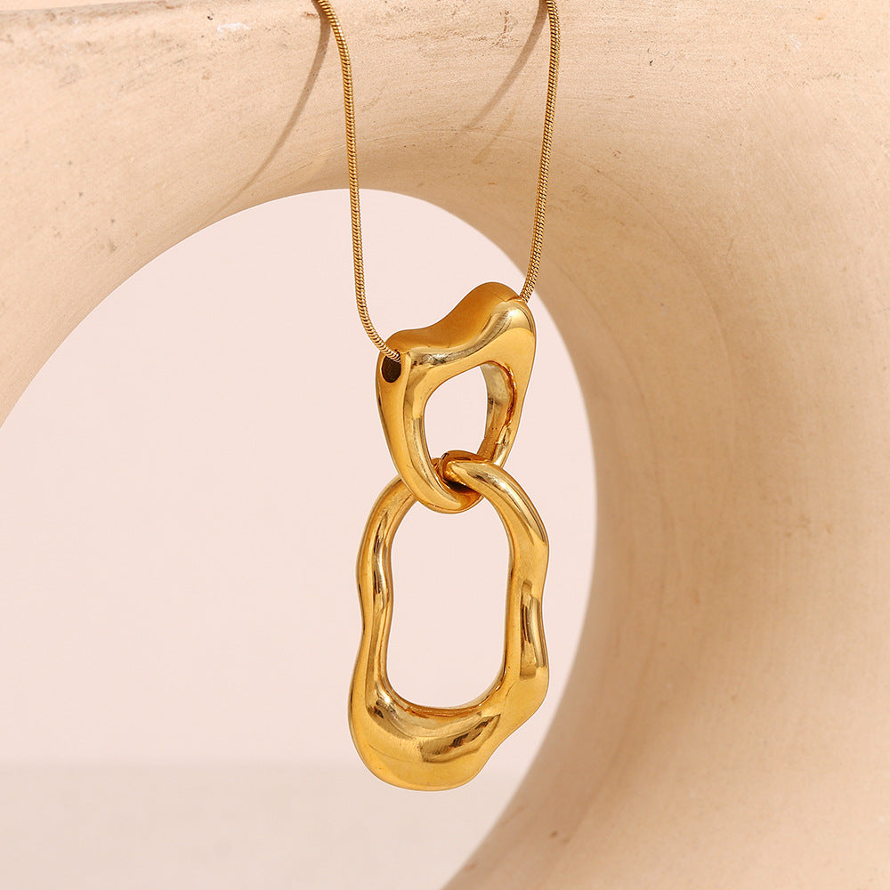 Collana con ciondolo ad anello irregolare geometrico minimalista da donna in acciaio inossidabile placcato oro 18 carati