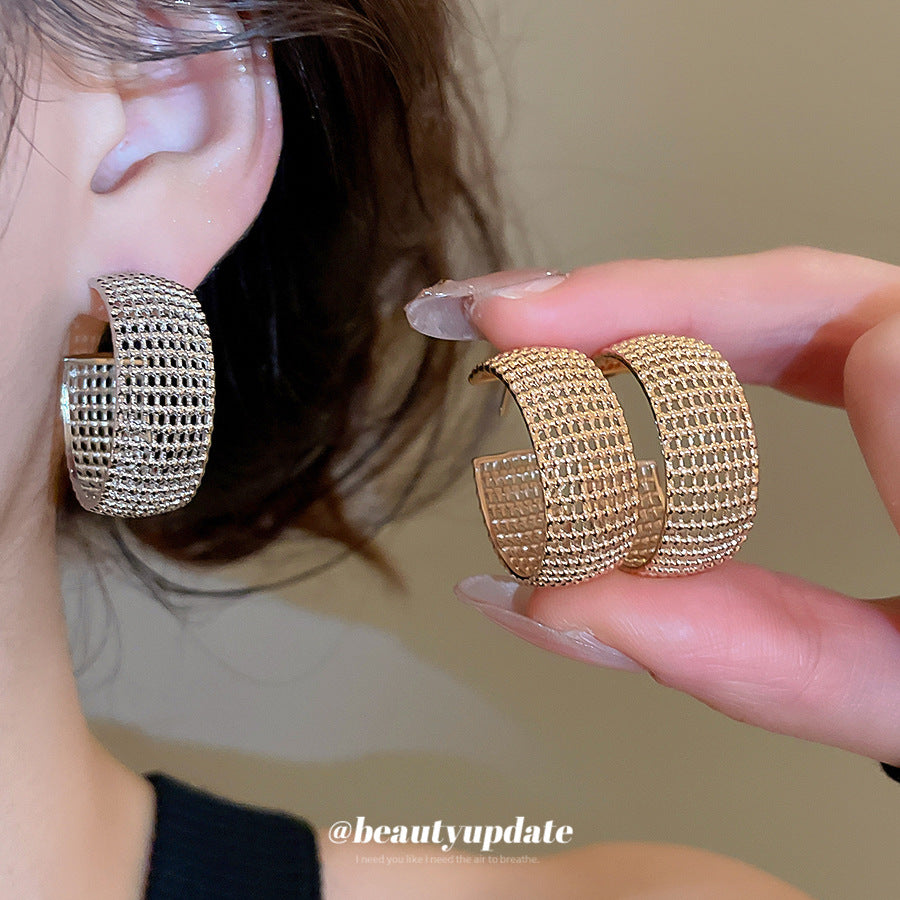 Orecchini a Cerchio Geometrici a C in Metallo con Finitura Argentata da Donna, Polsini Auricolari Minimalisti alla Moda