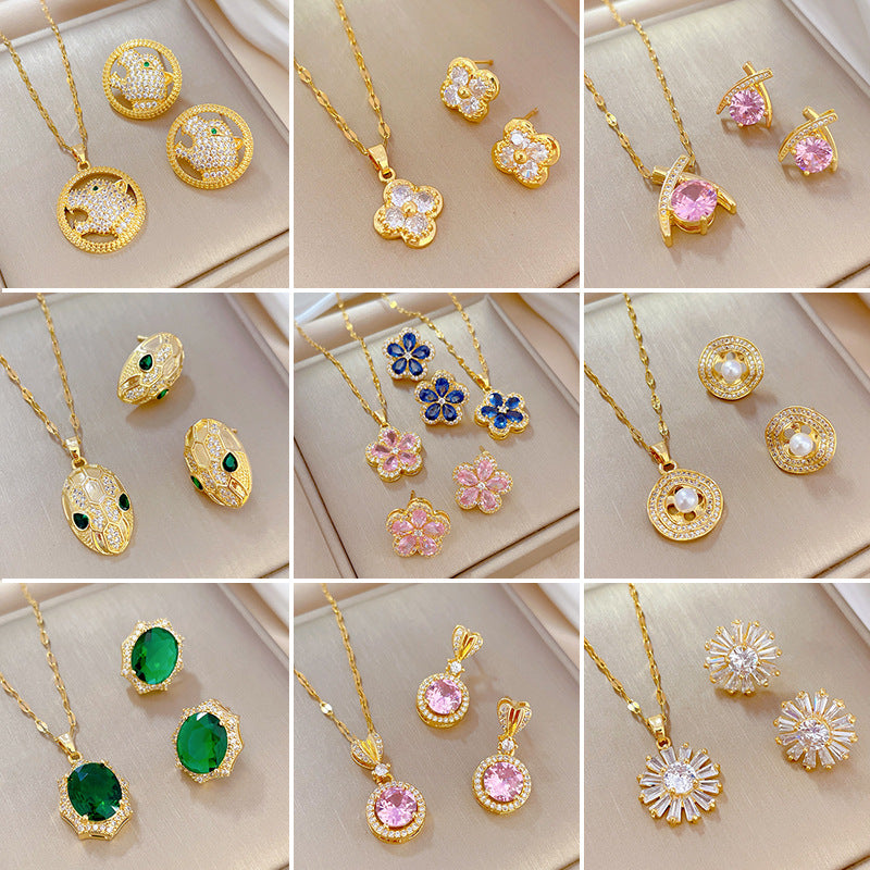Parure di Orecchini e Collana in Rame Placcato con Zirconi Geometrici di Lusso