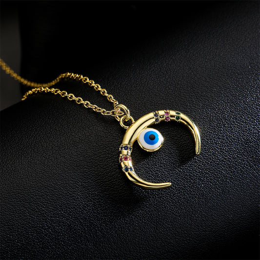 Collar con colgante de ojo turco geométrico de cobre con baño de oro de 18 quilates e incrustaciones de circonitas