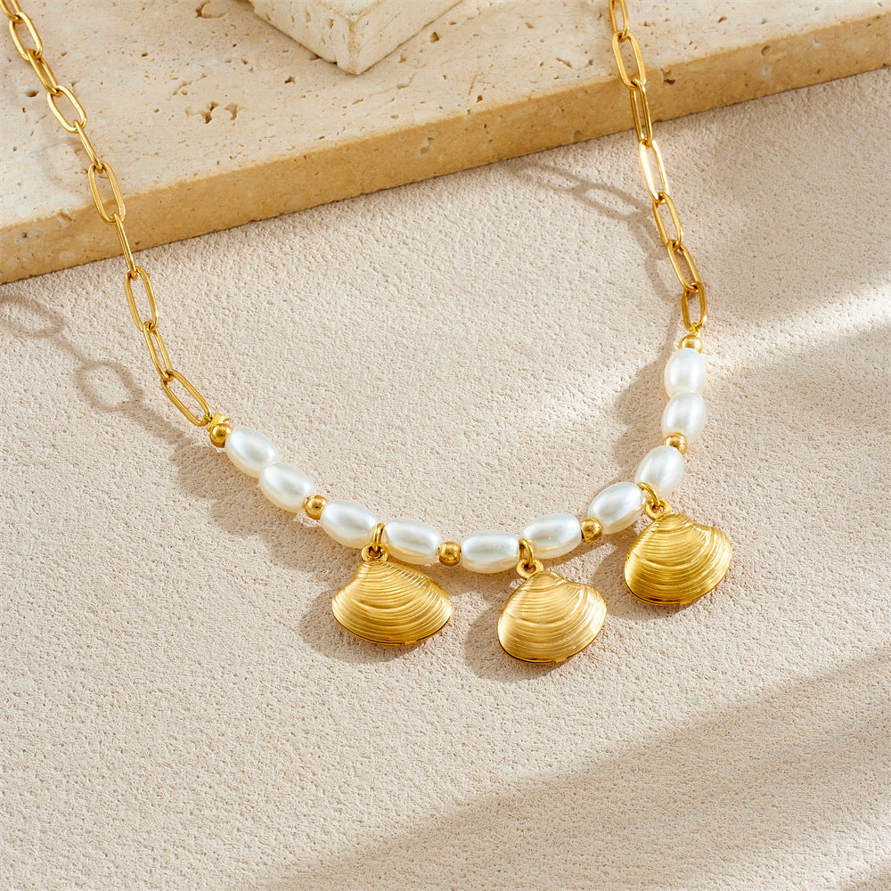 Minimalist Gold Plated Oval Stainless Steel Shell Pendant with Imitation Pearl Curb Chain Necklace for Women