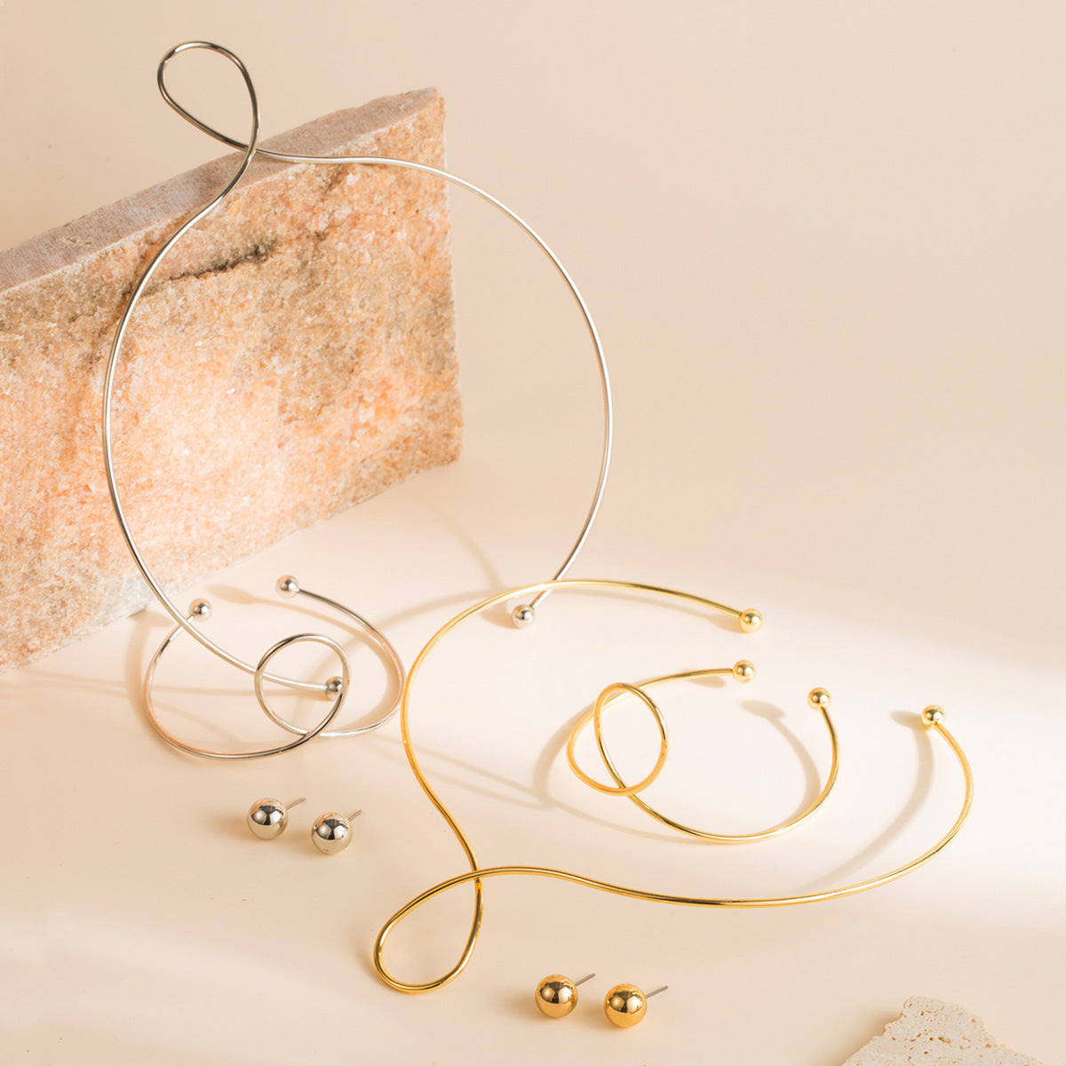 Set di bracciale girocollo e orecchini in metallo geometrico da donna con finitura galvanica, gioielli di moda minimalisti