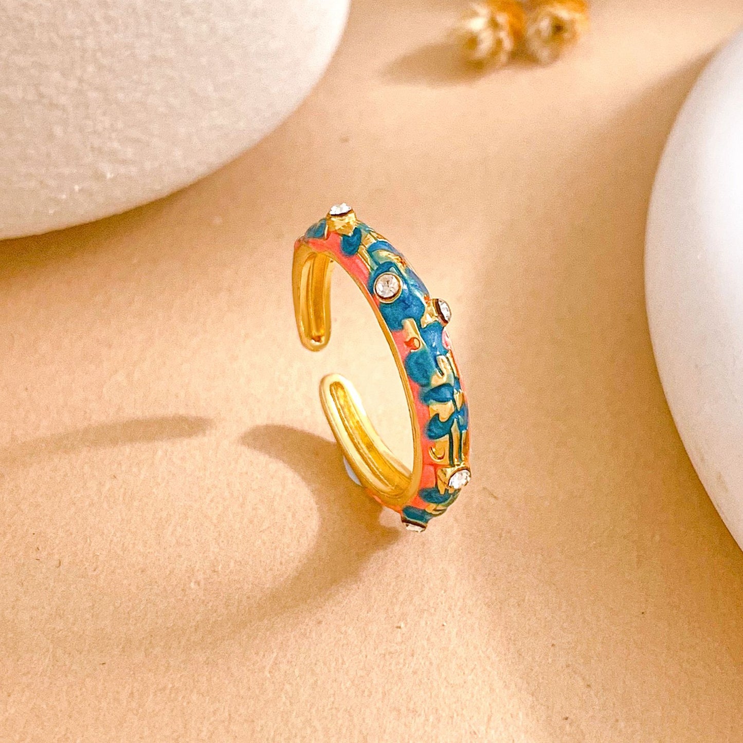 Sweet Minimalist Gold Plated Brass Ring with Rhinestone Inlay and Drip Oil Floral Heart Design for Women