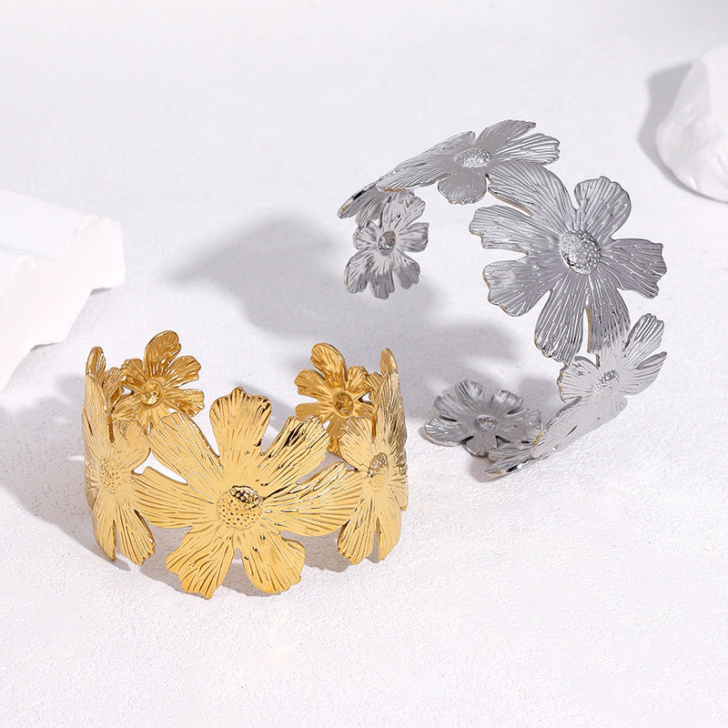 Elegant Gold Plated Floral Stainless Steel Bracelet for Women