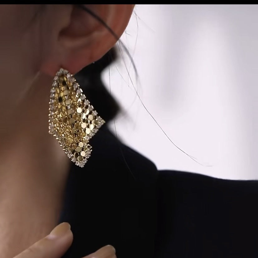 Orecchini Minimalisti Geometrici a Rombi con Base in Rame Placcato Oro e Perni in Acciaio Inossidabile per Donna