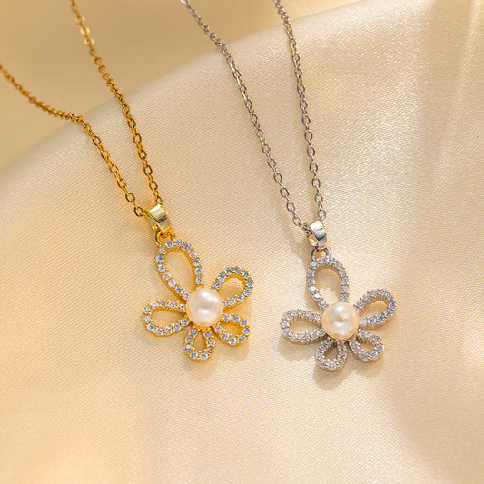 Elegant Five-Petal Flower Necklace for Women in Titanium Steel with Gold Plating on O-Chain