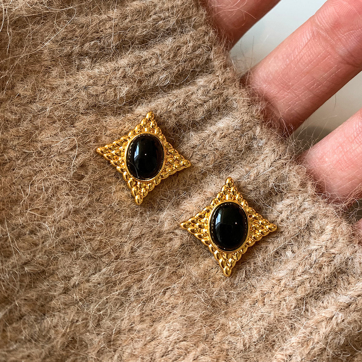 Orecchini a perno da donna a forma di stella ovale in occhio di tigre, stile vintage, con perni in acciaio placcato oro