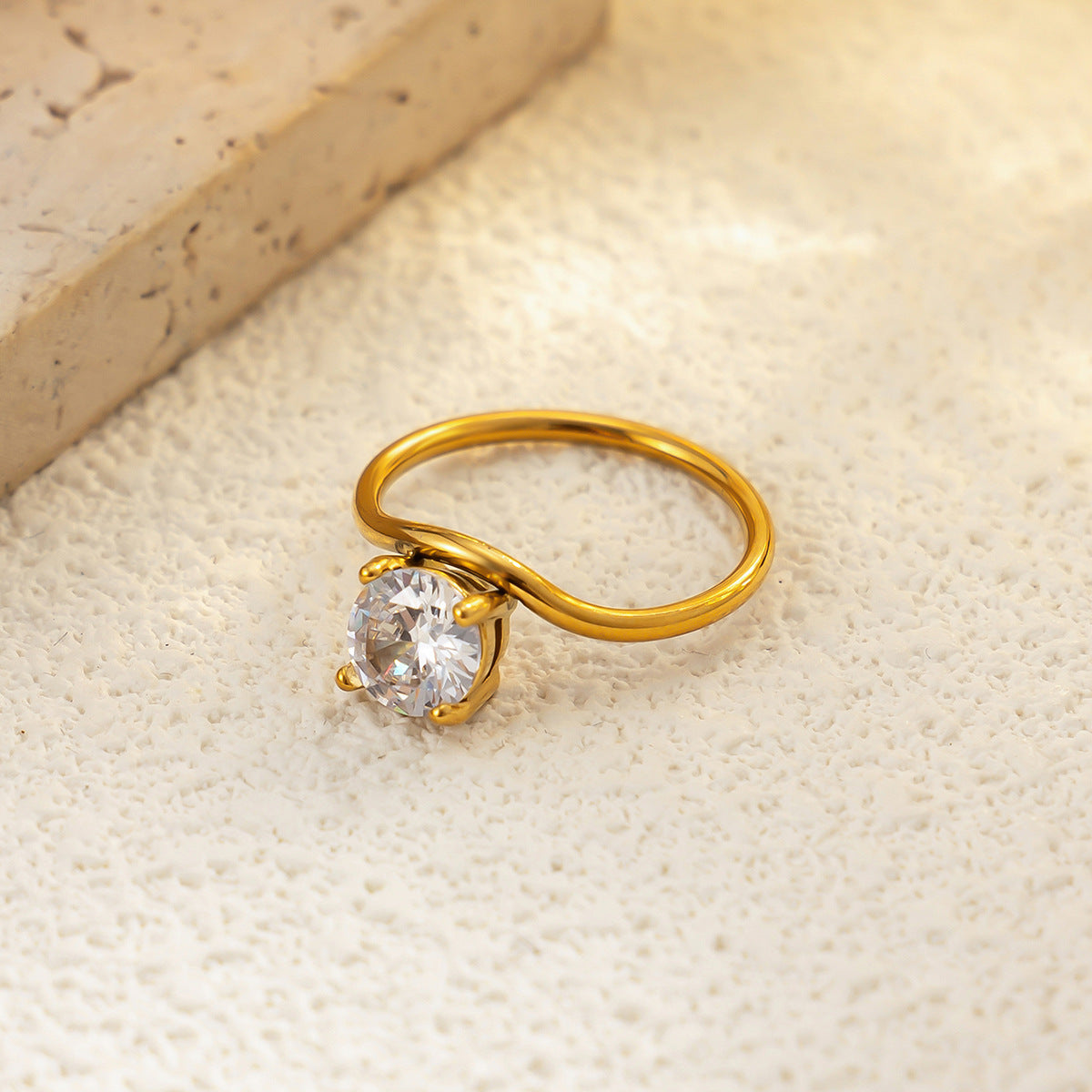 Elegant 18K Gold Plated Stainless Steel Teardrop Ring with Cubic Zirconia Inlay for Women