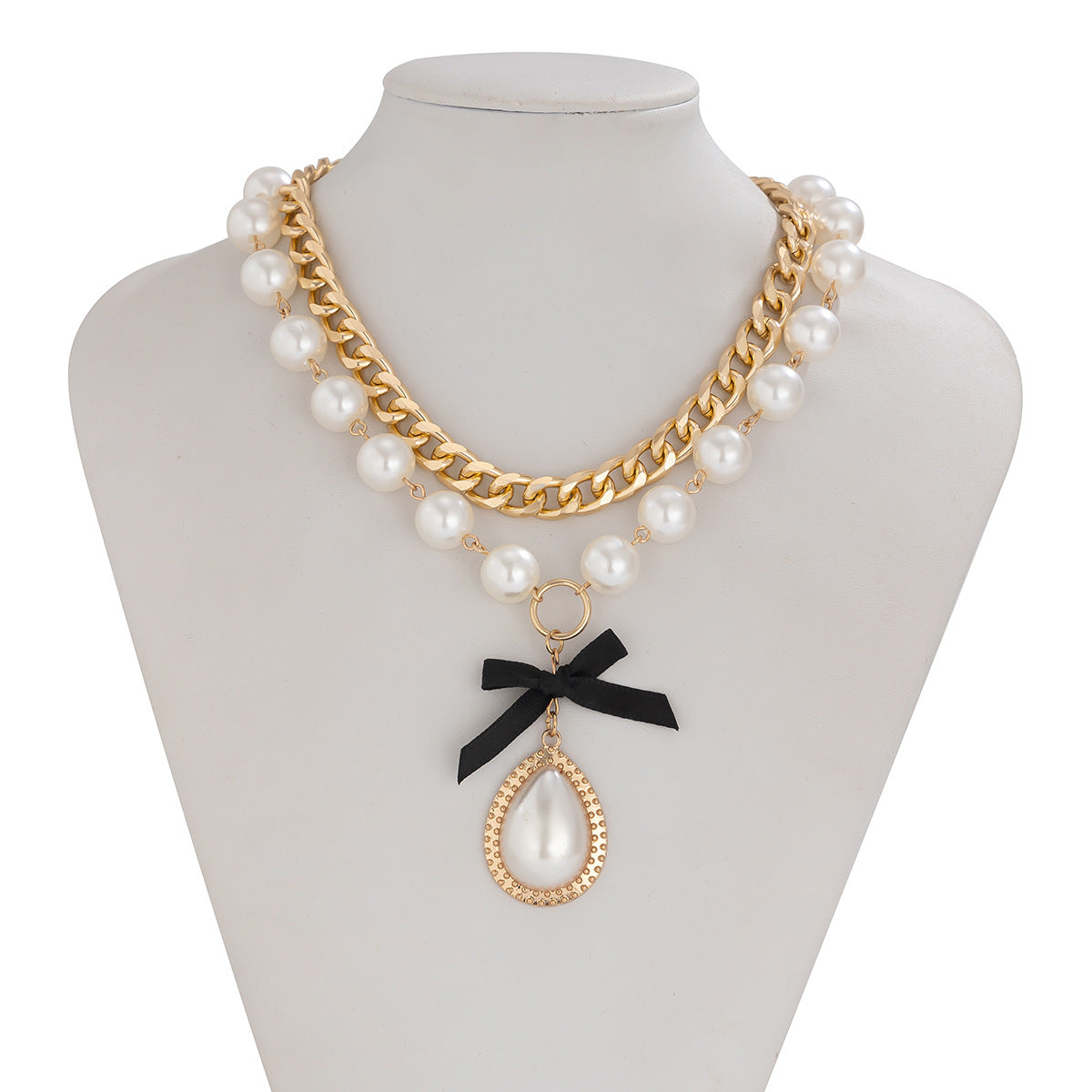 Collana con ciondolo a goccia dolce e grintosa con perle artificiali su catena a sfera per donna