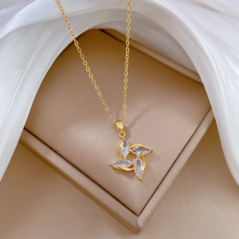 Collana minimalistica con pendente a luna geometrico da donna e uomo con catena in acciaio inossidabile e intarsio di strass