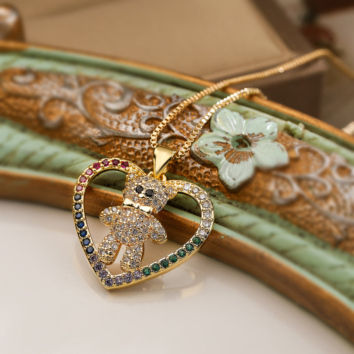 Minimalist Heart-Shaped Copper Pendant Necklace with 18K Gold Plating and Zircon for Women