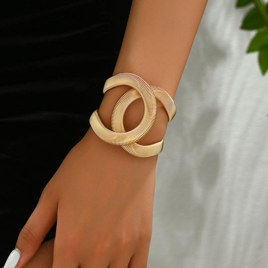 Minimalist Exaggerated Spring-Fold Wrap Bracelet for Women in Alloy with Plated Finish and U-Shaped Design