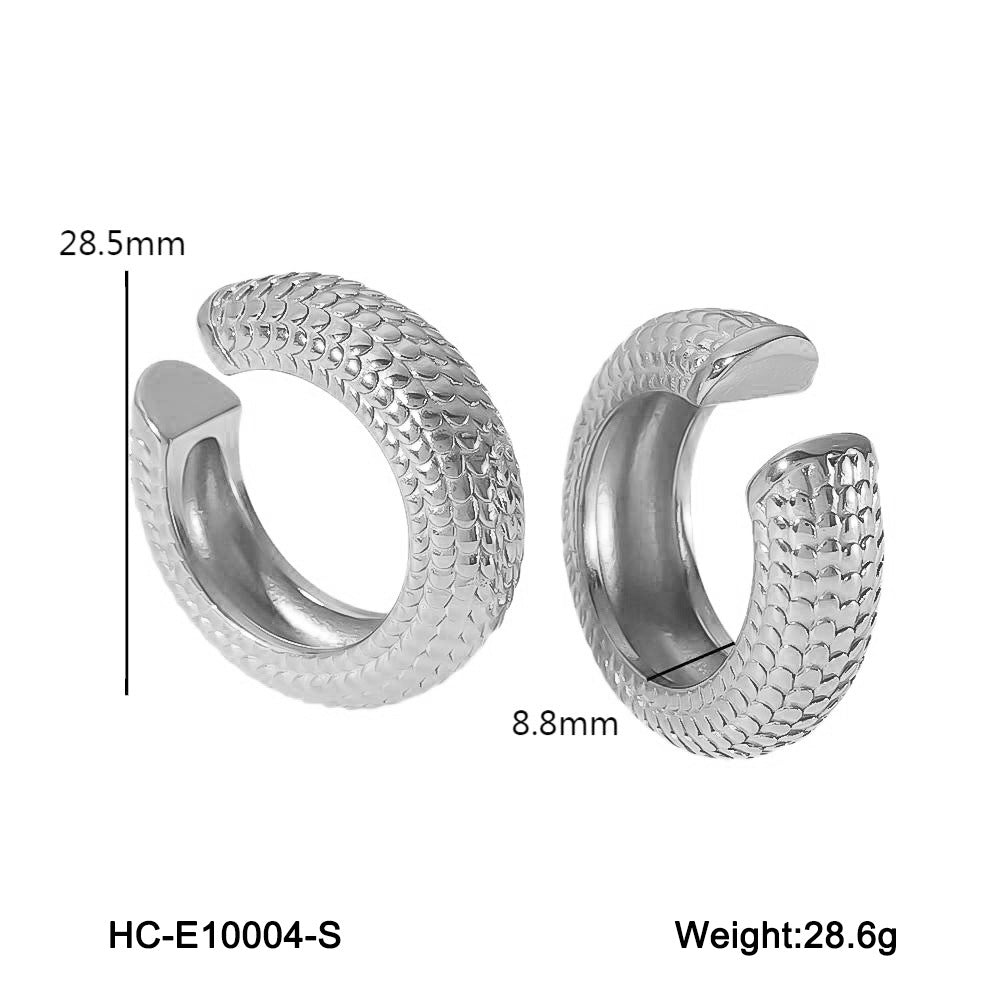 Geometric Hollow Ear Clip for Women in Stainless Steel with Gold Plating and Hammered Texture