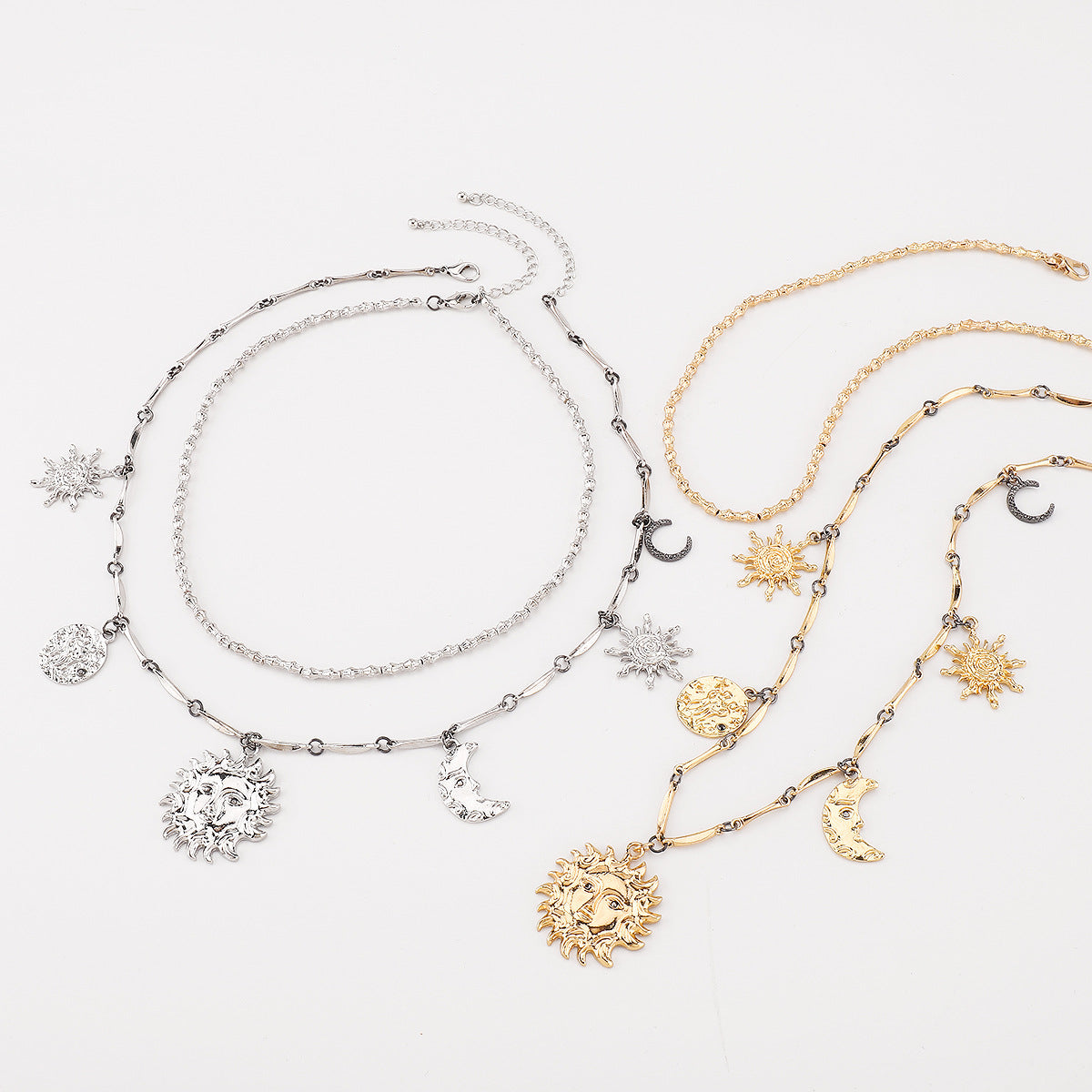 Collana da donna con ciondolo luna e stella vintage, con base in lega e intarsio di strass su catena standard