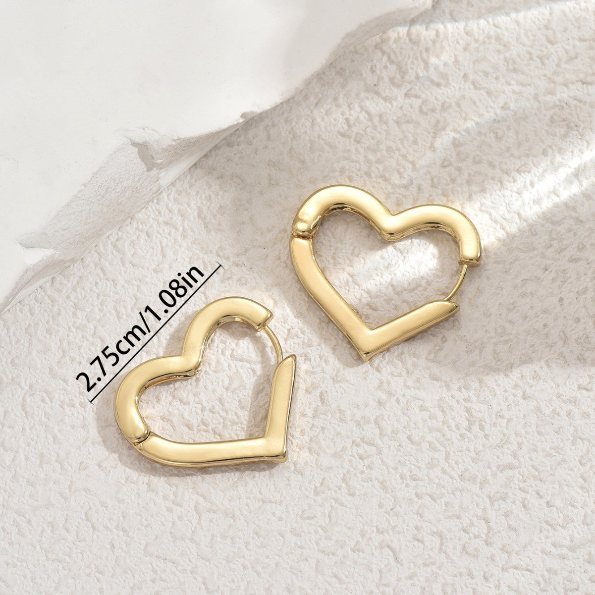Pendientes de tuerca de aleación de zinc con forma de corazón geométrico minimalista para mujer con acabado chapado