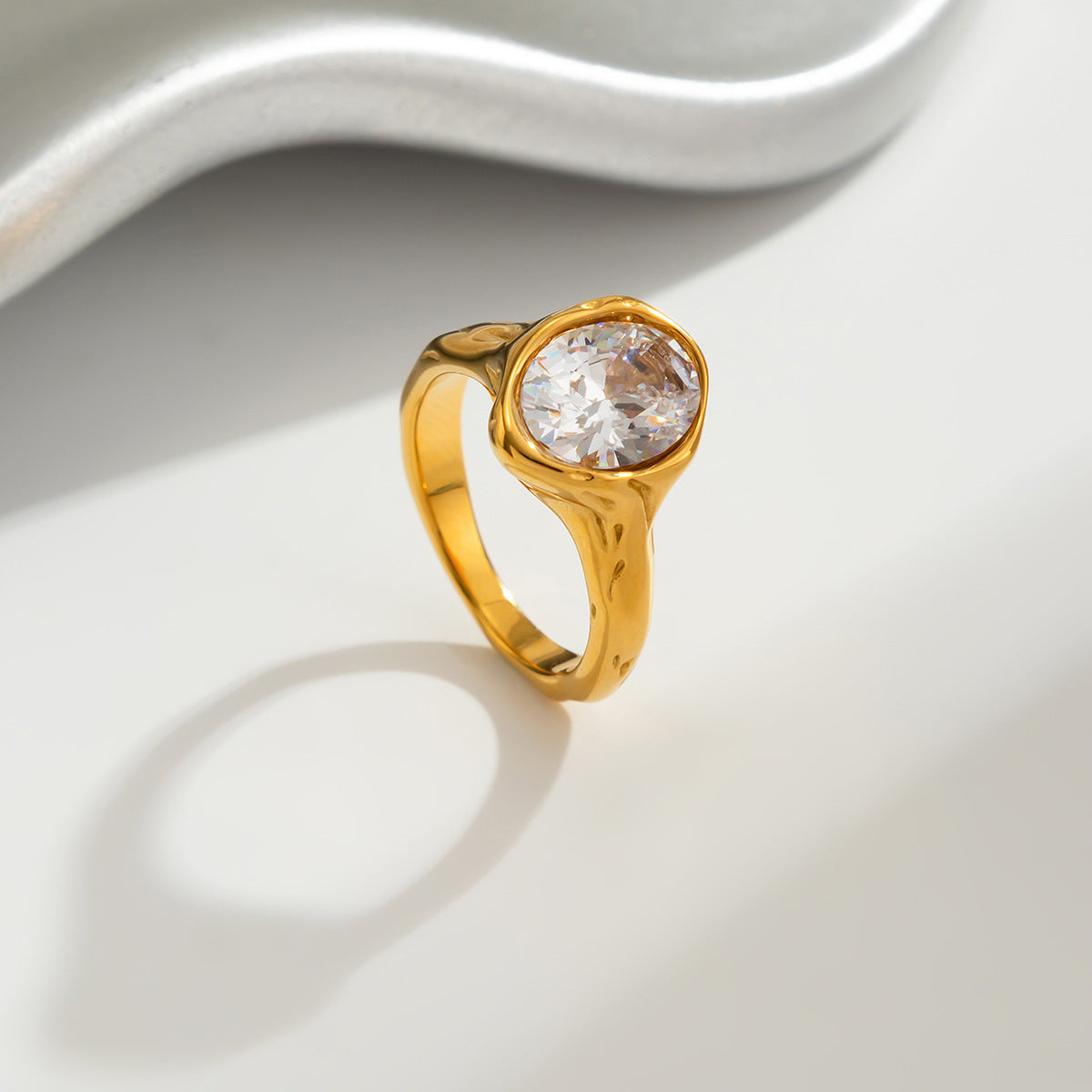 Luxury Geometric Round Stainless Steel PVD Plated Cubic Zirconia Ring for Women