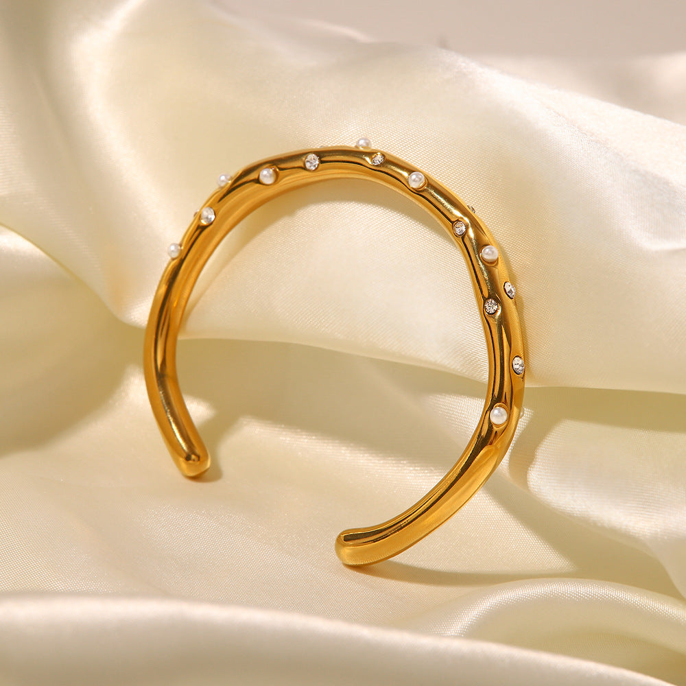 INS Style Geometric Titanium Steel Bracelet for Women with 18K Gold Plating Pearl and Zircon Inlay