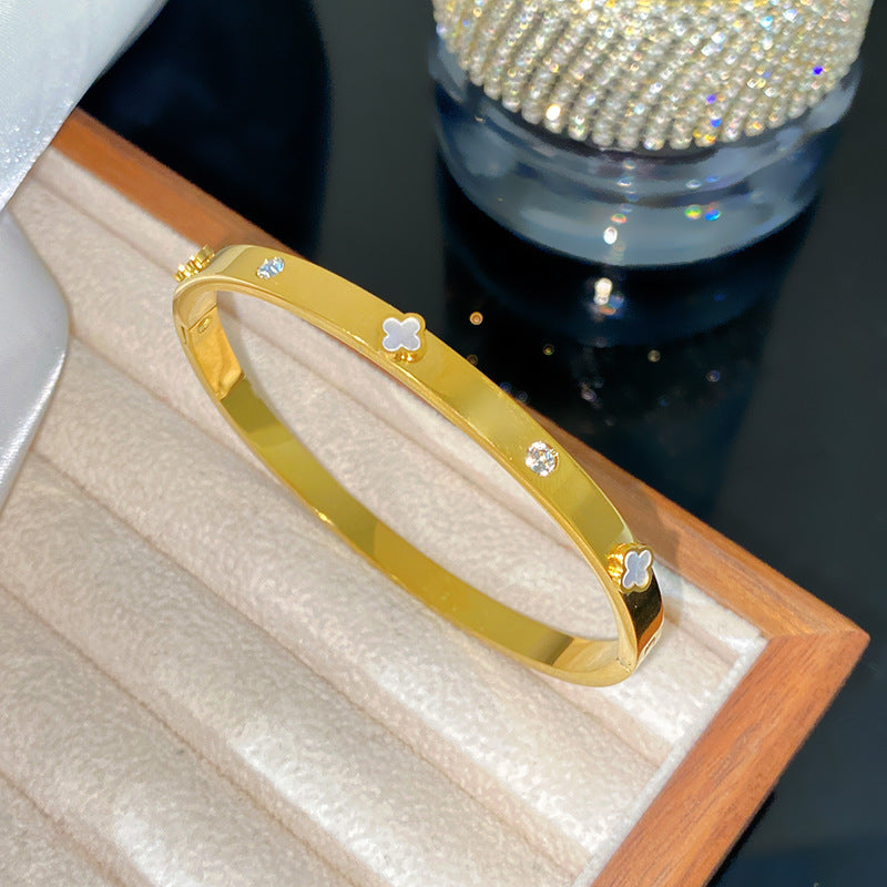 Luxury Floral Hollow Snowflake Daisy Titanium Steel Plated Bangle Bracelet