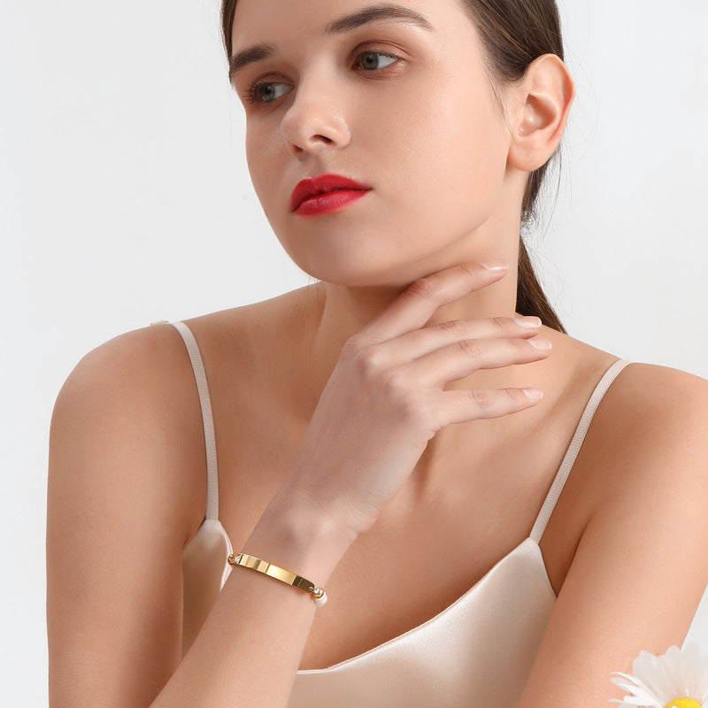 Elegante bracciale da donna in acciaio al titanio placcato oro 18 carati con strass geometrici e perline per charm fai da te