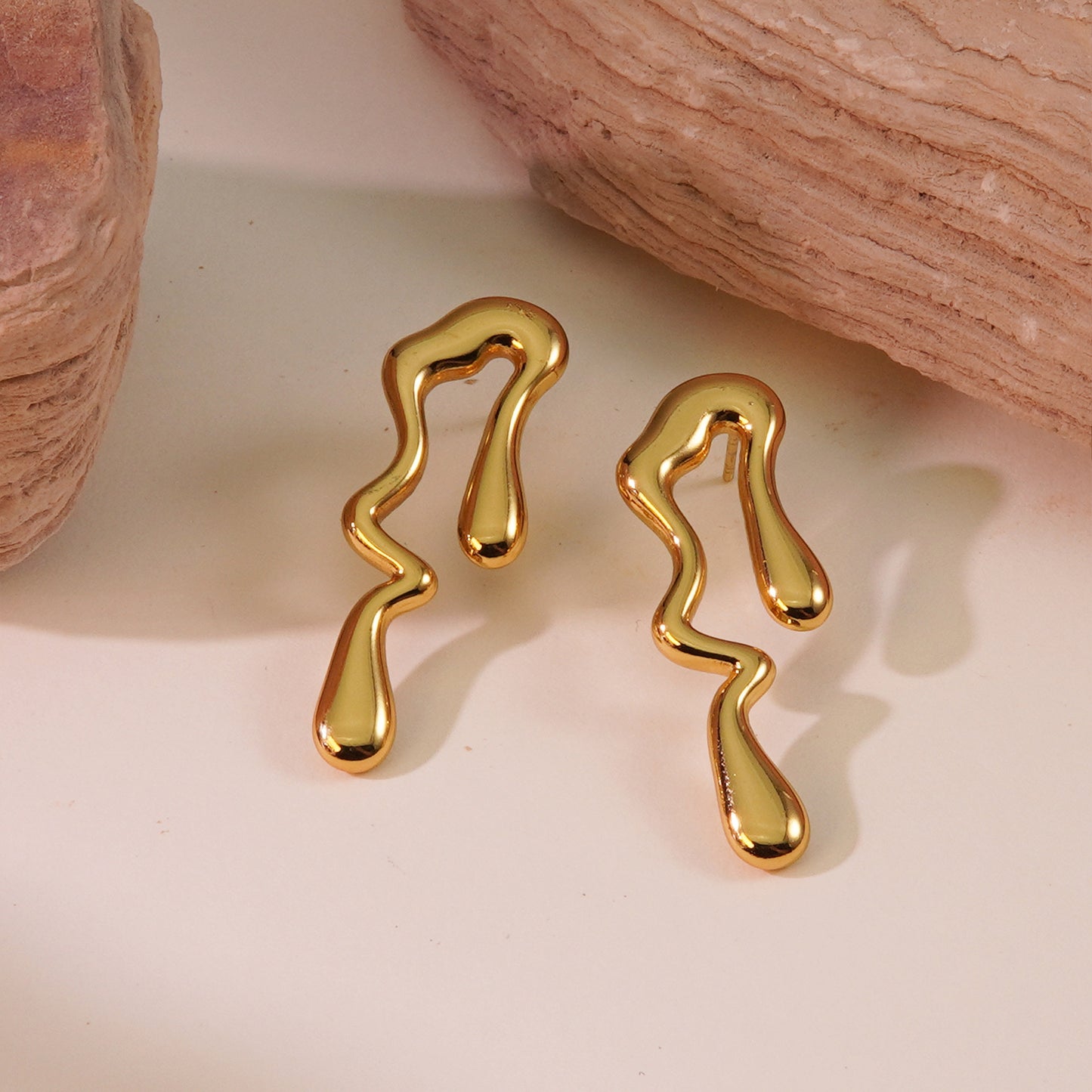 Orecchini da donna in acciaio inossidabile placcato con design a goccia geometrico minimalista