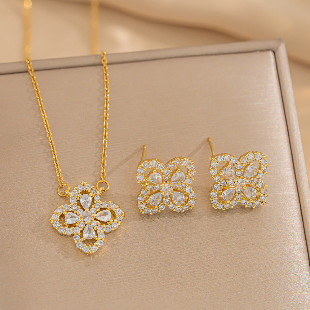 Set di Collana e Orecchini con Ciondolo a Goccia a Cuore Minimalista di Lusso in Acciaio al Titanio con Intarsi di Strass e Placcatura in Oro su Catena a O