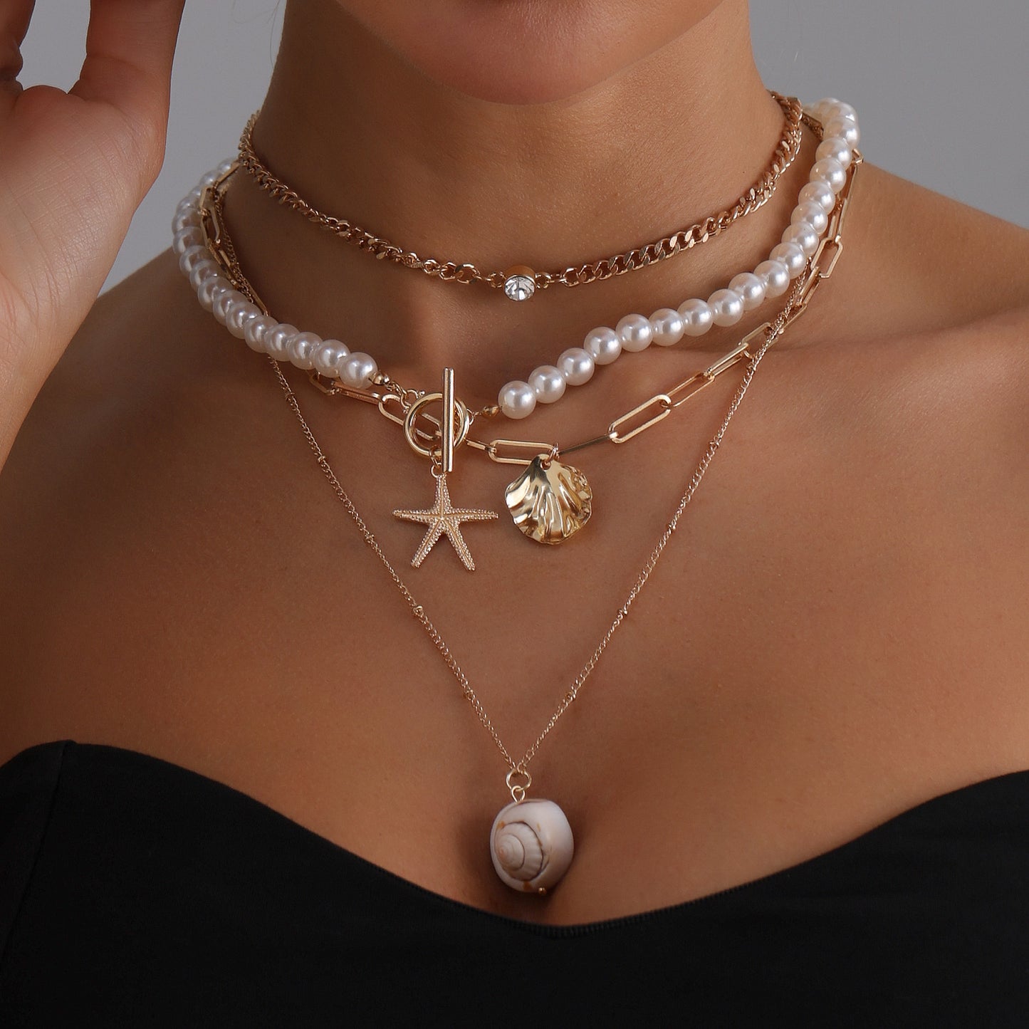 Fashion Baroque Pearl Starfish Necklace for Women with Alloy Pendant, Geometric and Heart Shape, Electroplated Finish, Casual Clavicle Chain