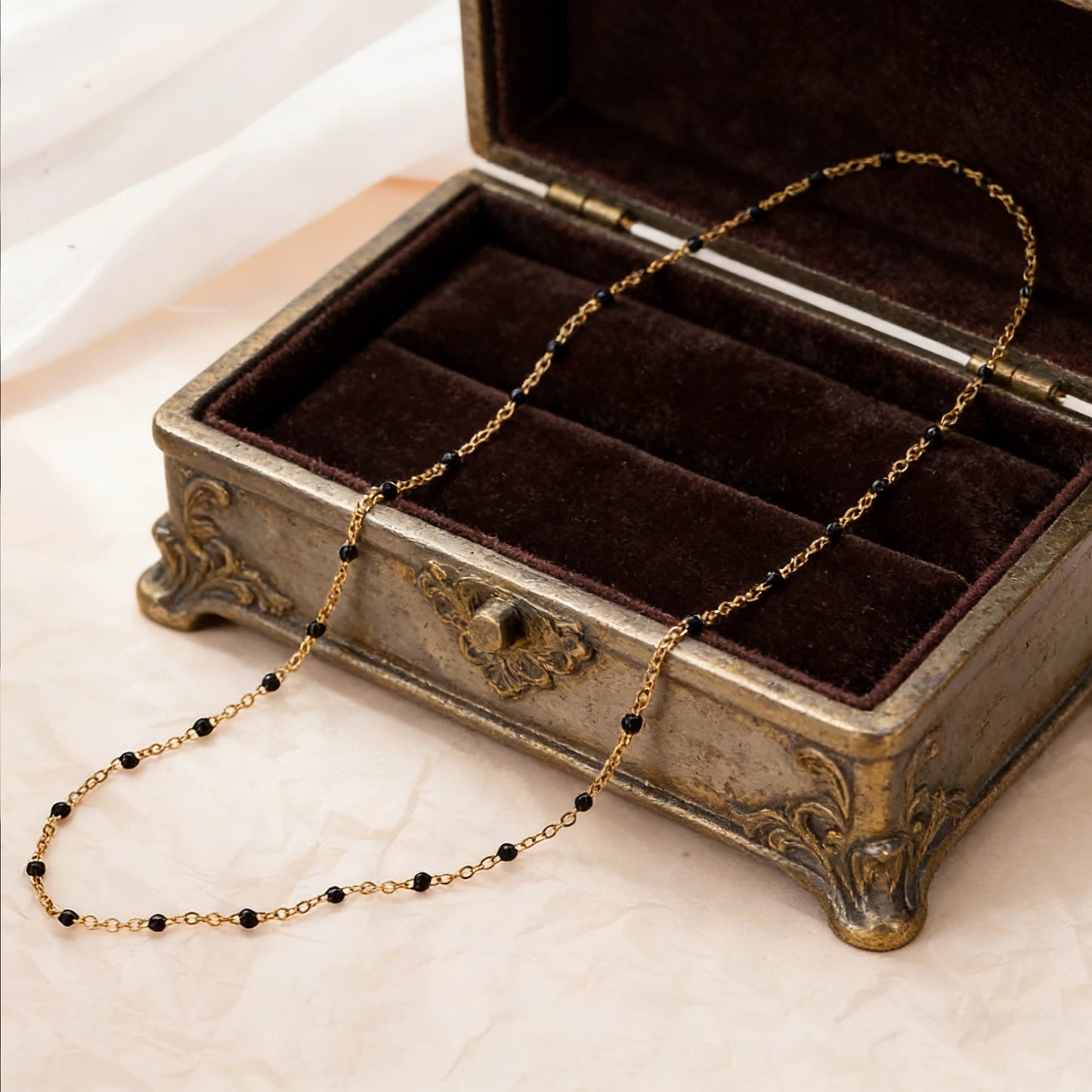 Dolce collana da donna in acciaio inossidabile placcato oro 18 carati con perline geometriche rotonde