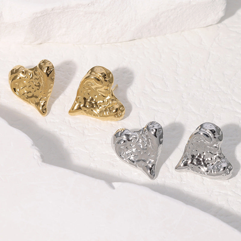 Orecchini da donna minimalisti in acciaio al titanio a forma di cuore con placcatura in oro 18 carati e perni in acciaio inossidabile