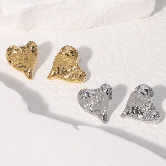 Orecchini da donna minimalisti in acciaio al titanio a forma di cuore con placcatura in oro 18 carati e perni in acciaio inossidabile
