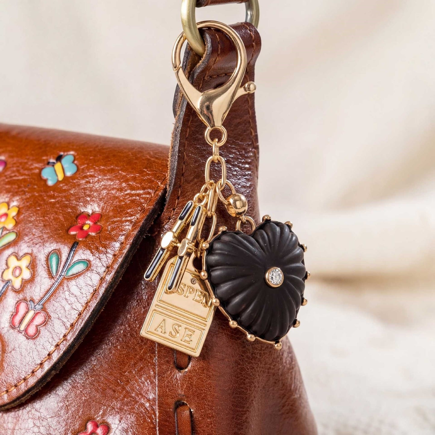 Vintage Heart Teardrop Plated Alloy Charm Bar Bag Pendant