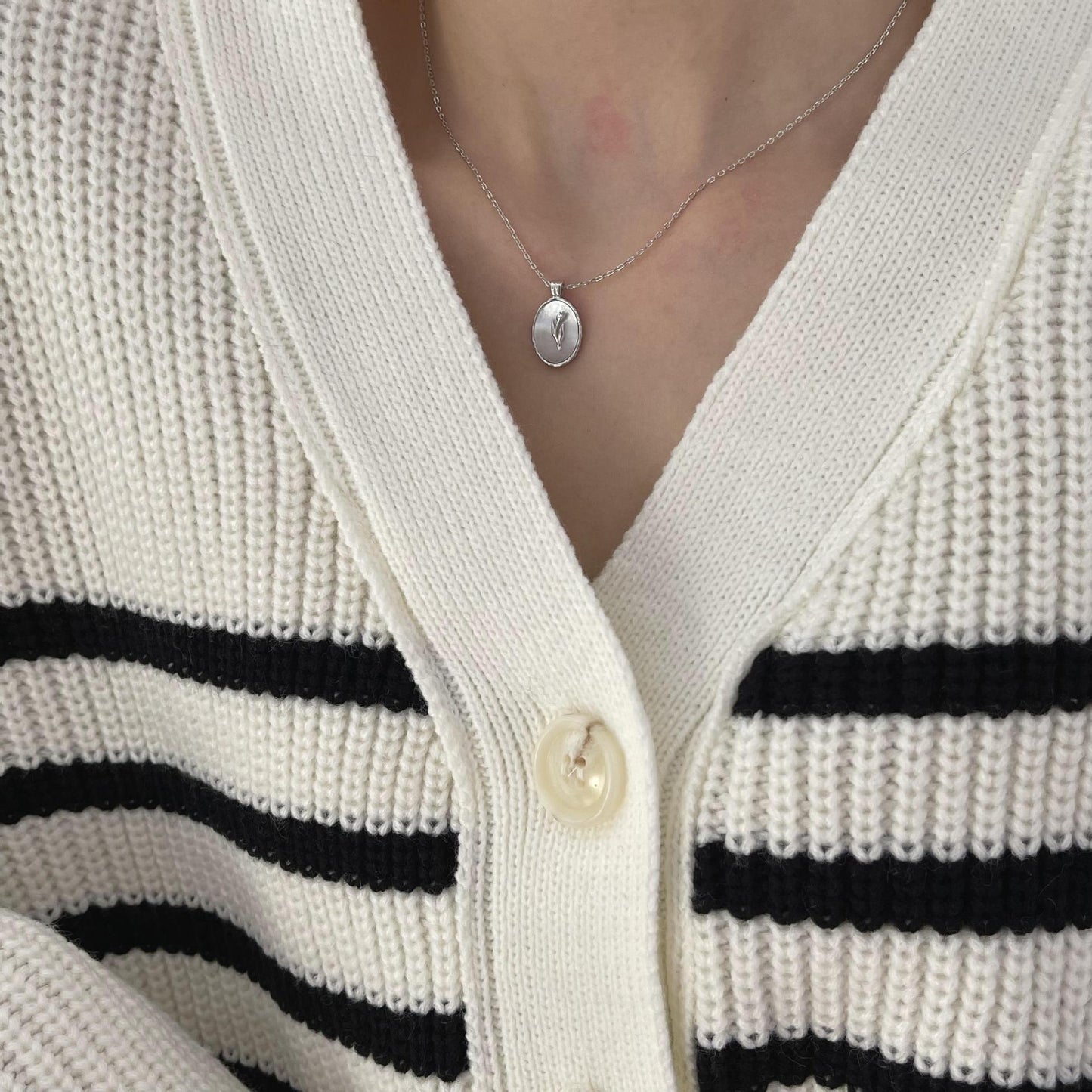 Minimalist Geometric Oval Tulip Shell Pendant Necklace in 925 Sterling Silver with Beaded Chain
