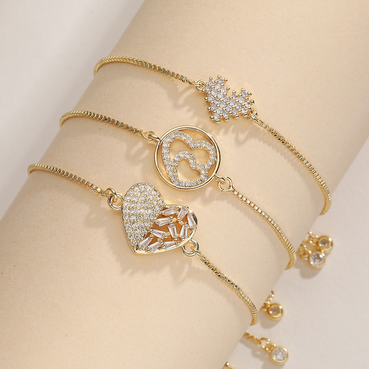 Minimalist Luxury 18K Gold Plated Brass Heart Bracelet with Cubic Zirconia for Women