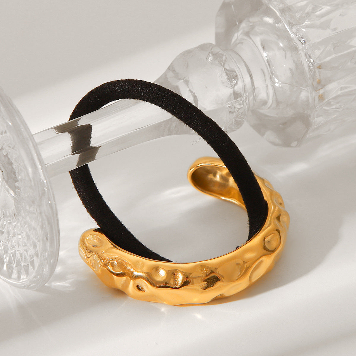 Fermacapelli Geometrico Testurizzato Martellato in Acciaio Inossidabile con Placcatura in Oro 18K da Donna
