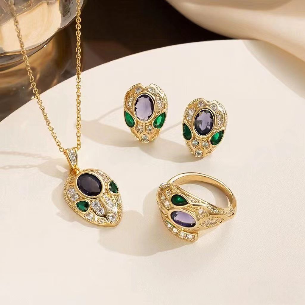 Set di Collana e Orecchini con Ciondolo a Goccia a Cuore Minimalista di Lusso in Acciaio al Titanio con Intarsi di Strass e Placcatura in Oro su Catena a O