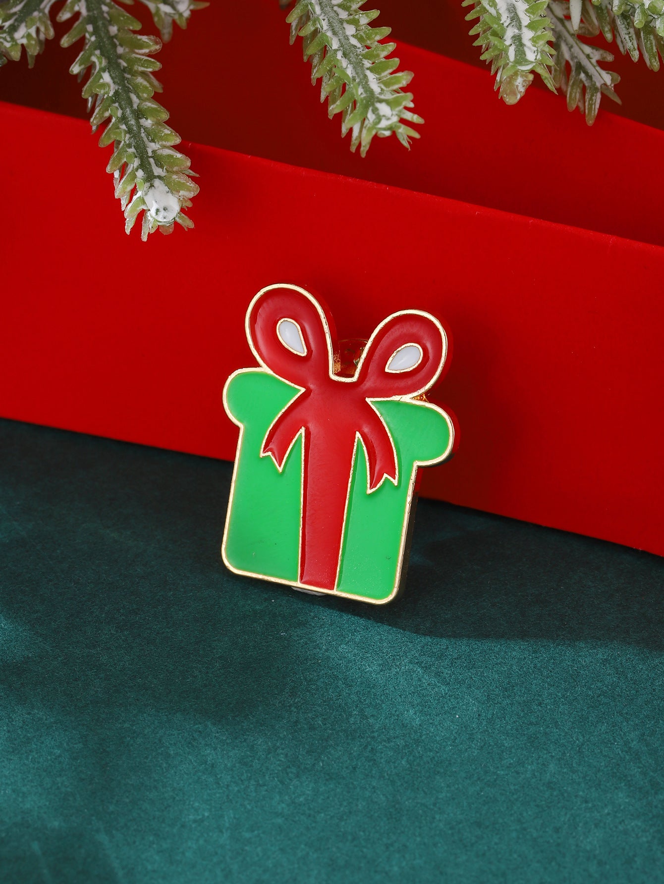 Christmas Pin with Enamel Snowman and Bell Design Alloy Brooch for Unisex Holiday Decoration
