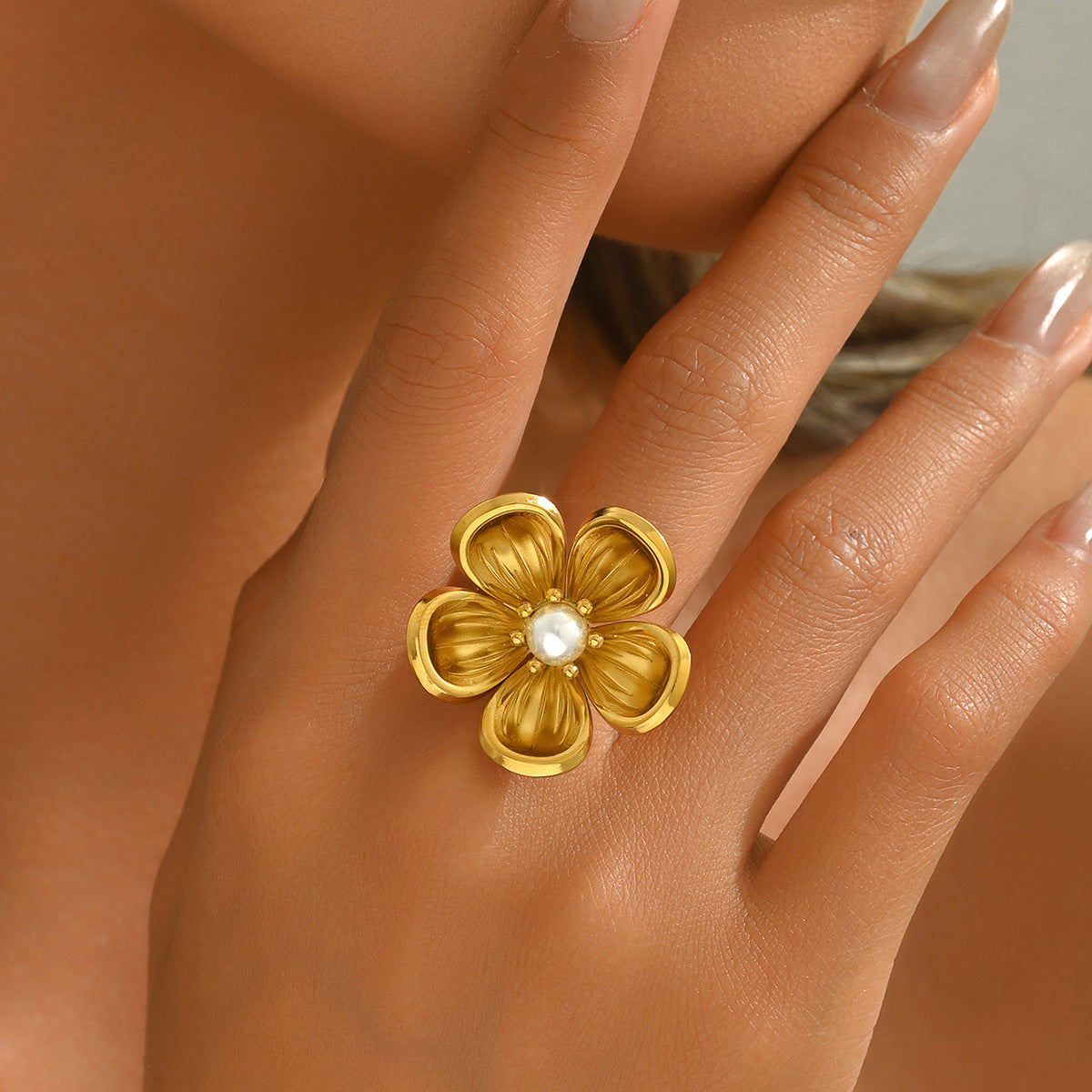 Anello aperto floreale alla moda per donna in rame con intarsio in perle, design geometrico e botanico, anello versatile per dito indice