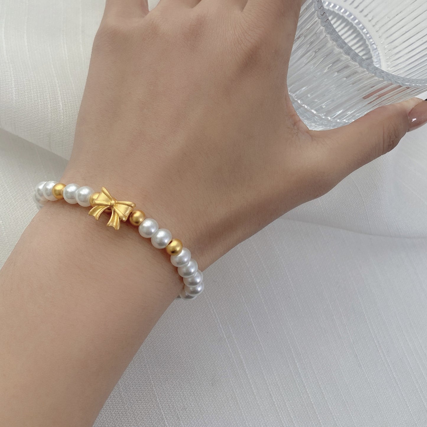 Bracciale a farfalla in acciaio al titanio con placcatura sottovuoto per uomo e donna, design geometrico minimalista, gioielli di lusso