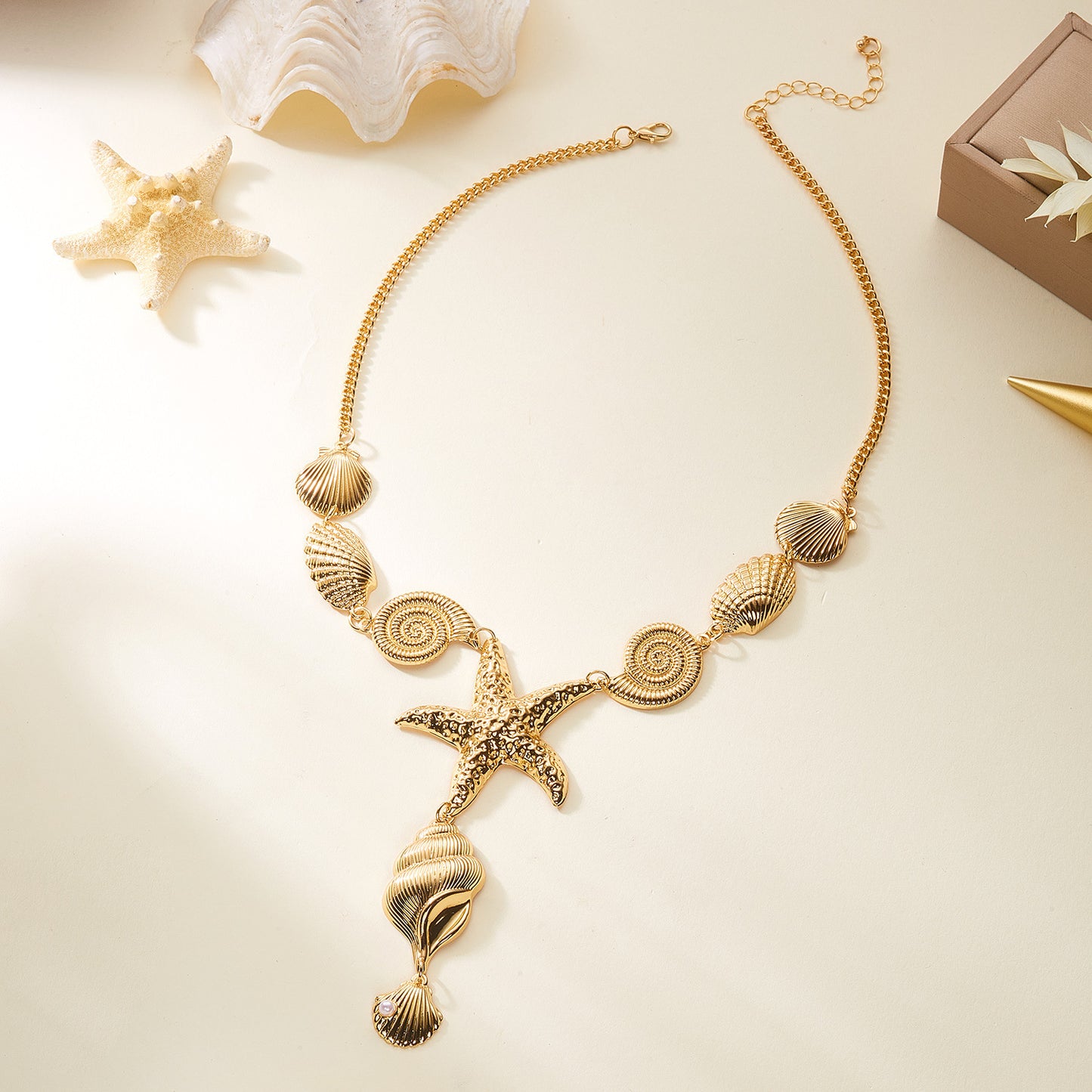 Vintage Sweet Gold Plated Alloy Starfish Shell Necklace for Women Beach Party