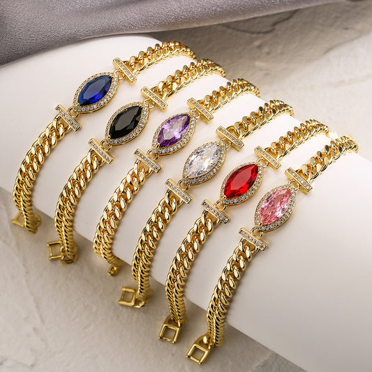 Elegante Pulsera Geométrica para Mujer Hecha de Latón con Baño de Oro Real y Detalles de Circonita