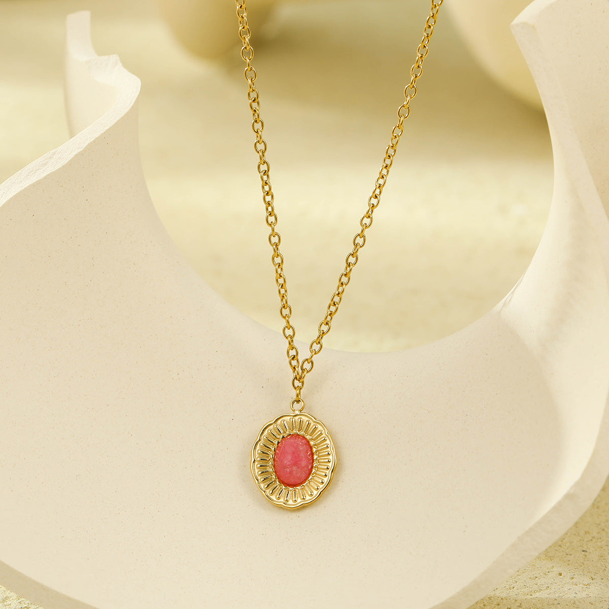 Collar con colgante de acero inoxidable de forma ovalada de moda con incrustaciones de diamantes de imitación para mujer, acabado chapado, cadena de clavícula minimalista