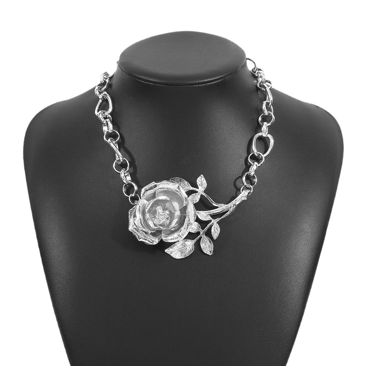 Collar con colgante de rosa floral exagerado para mujer con colgante de aleación y cadena de aluminio, collar estilo relicario galvanizado