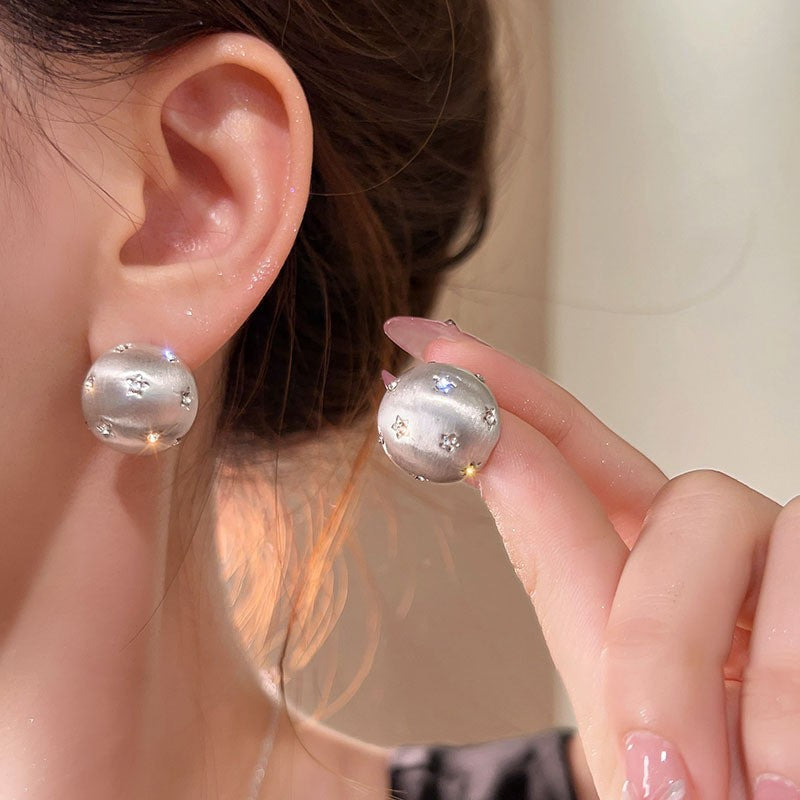 Orecchini a Nappa Geometrici Minimalisti in Metallo Placcato con Perni in Argento Sterling